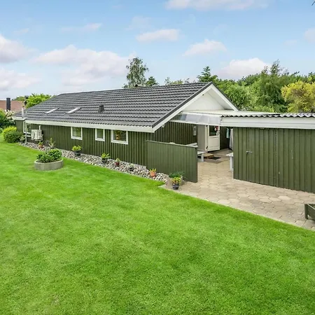 3 Bedroom Lovely In Sydals Ferienhaus